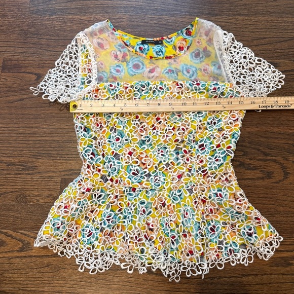 Moma Yellow Floral with Lace Overlay - Picture 7 of 9